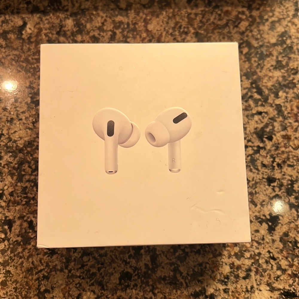 AirPods Pro’s with wireless charging case